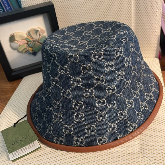 Gucci Denim💙Bucket Hat with Leather Trim
Size L (59 cm) - Picture 1 of 5